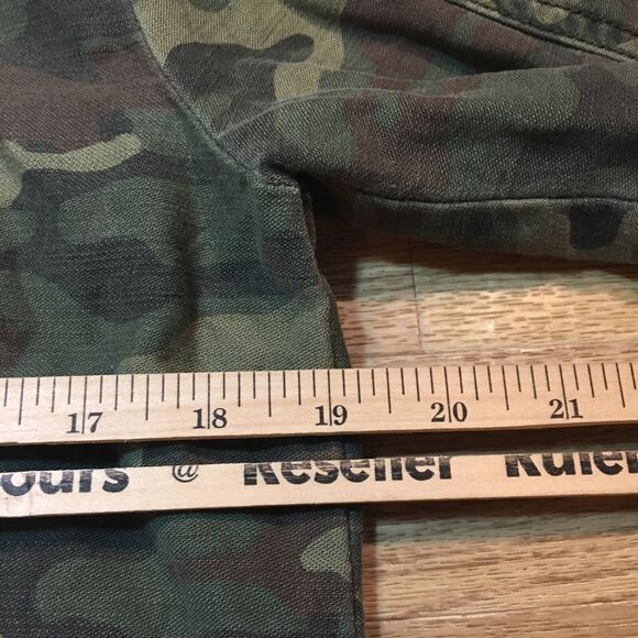 American Eagle Jean Jacket Womens Small Camo Denim Heart Embroidered Cincinnati - Picture 13 of 16